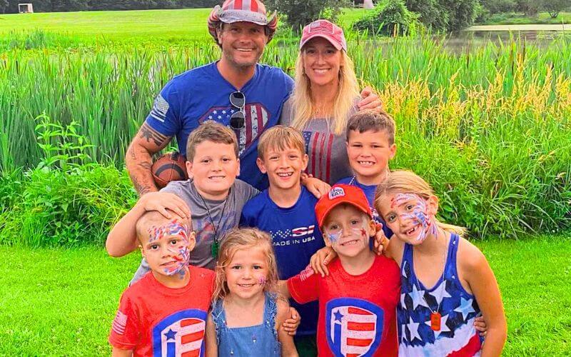 Pete Hegseth with his children